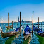 With Pool In 54388 Apartman Bibione