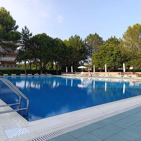 Appartamento With Pool In 54388 Bibione